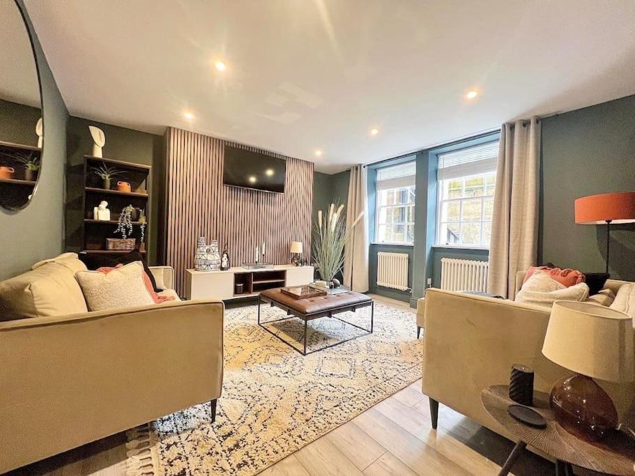 Fabulous Large Apartment In Great Location Bath Exterior foto